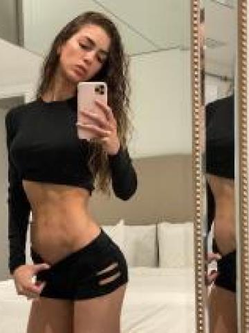 Клавдия Сексуальная Шатенка Зелёный